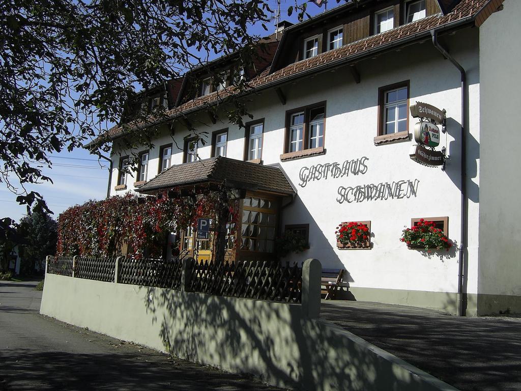 Gasthaus Zum Schwanen 于林根-比肯多夫 外观 照片