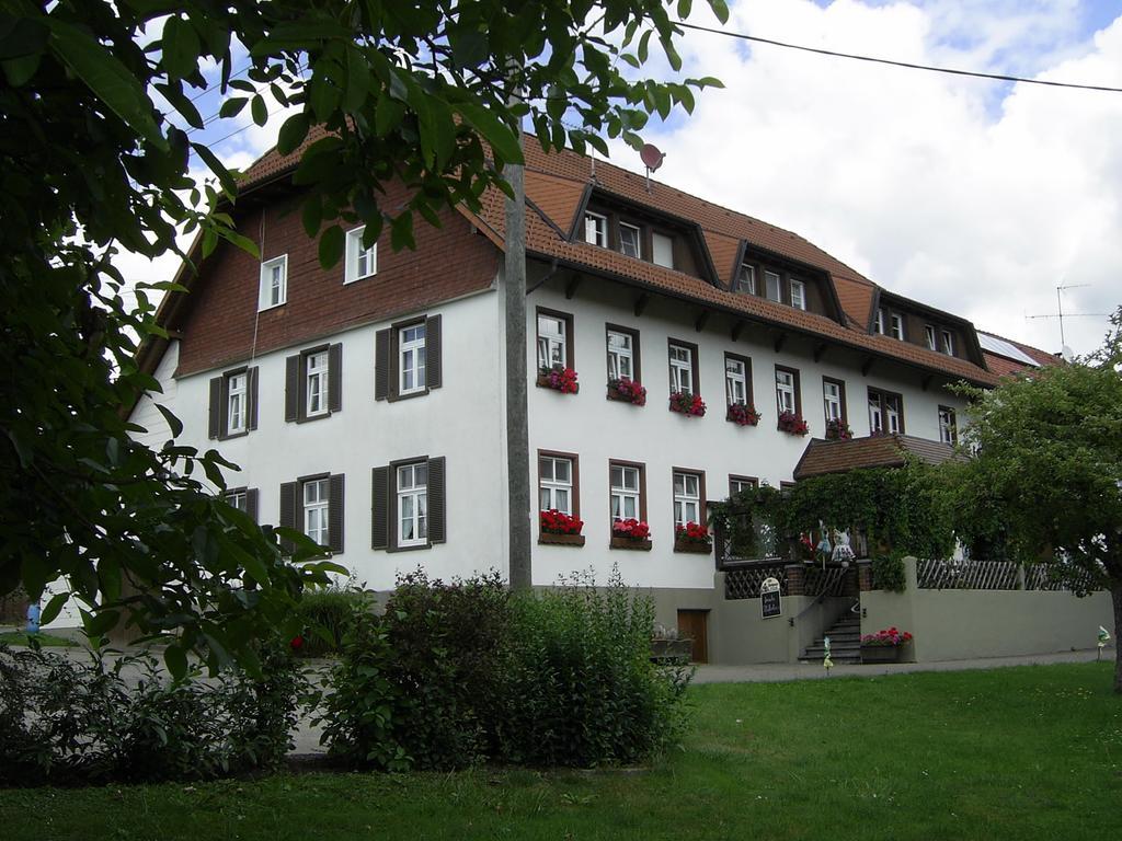 Gasthaus Zum Schwanen 于林根-比肯多夫 外观 照片